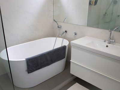 4 / 2 Maple Grove, Toorak