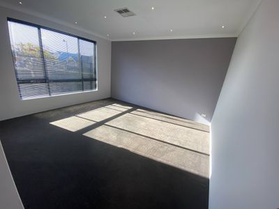 34 Pexton Drive, South Guildford