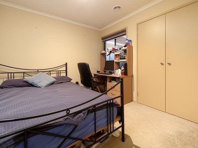 27 LIGHTWOOD DRIVE, Wodonga