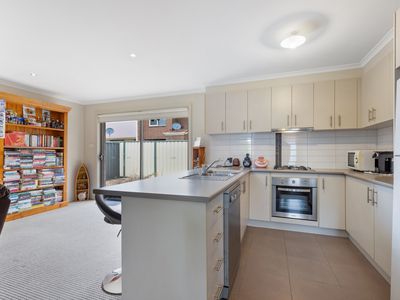 3 / 25 Deutgam Street, Werribee