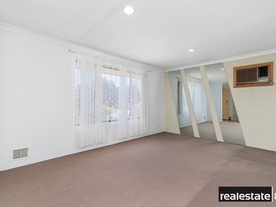 9 Bolderwood Drive, South Lake