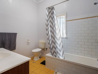 9 Butterfly Street, Piccadilly