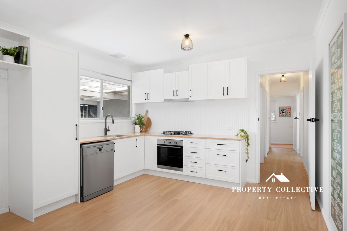 11 Harper Avenue, Beechworth
