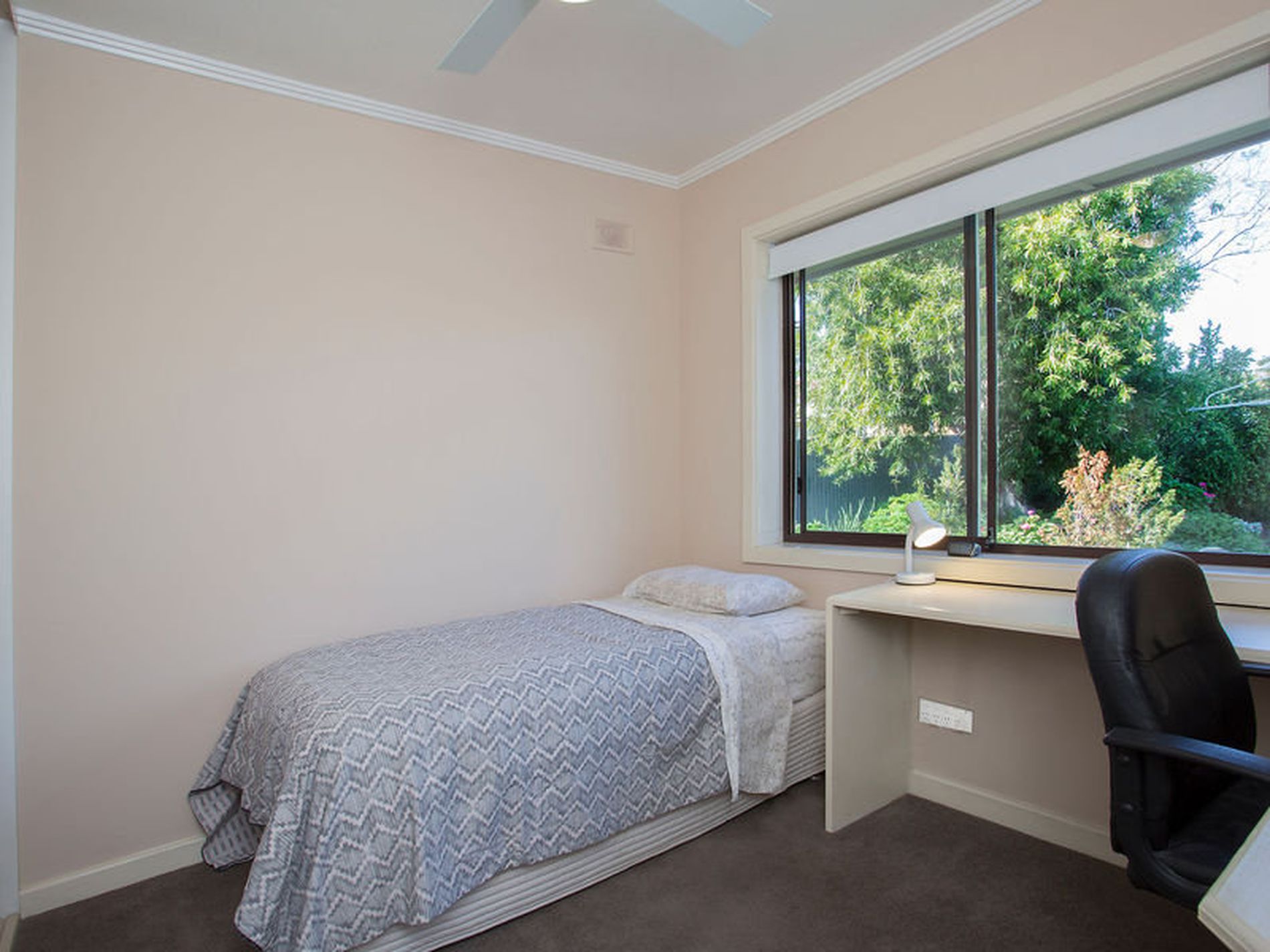 4 Comet Avenue, Netley