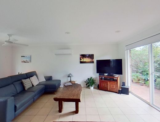 Fully Furnished 3 Bedroom Home with Tropical Pool image 5
