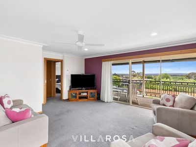 9 Glengarwyn Road, Leopold