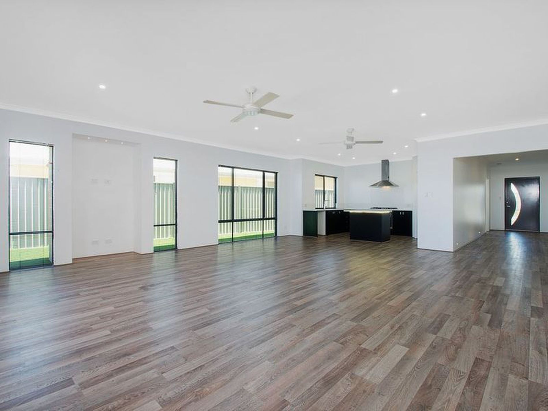 7 Persian Street, Eglinton