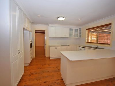 11 Grevillea Close, Dubbo