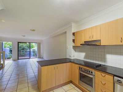 2 / 12 Seabrook Street, Kedron