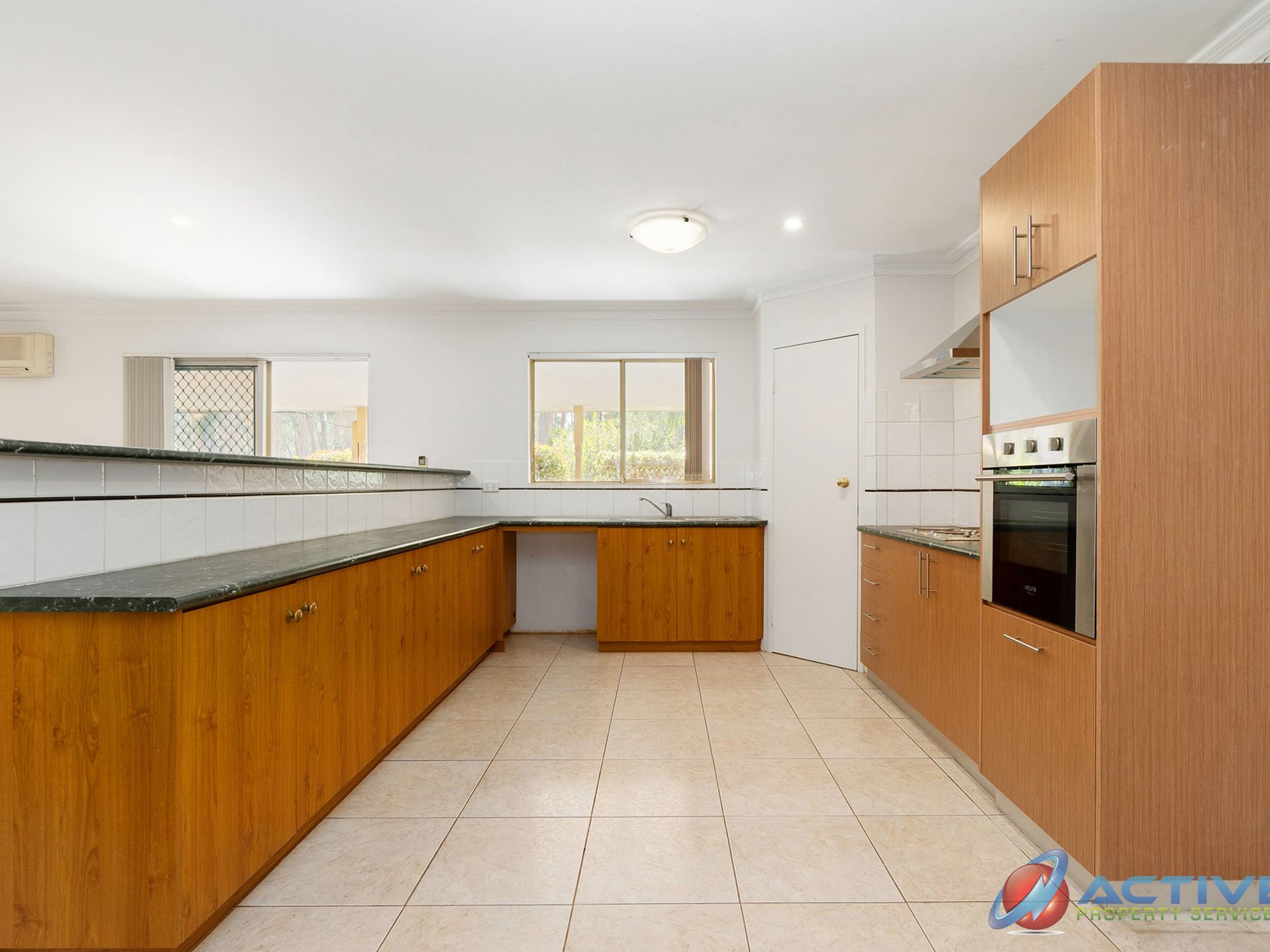 22 Coast Road, West Swan