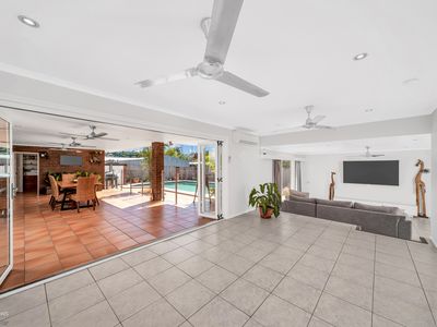 6 Peridot Street, Bayview Heights