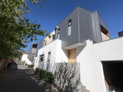 2 / 318 Cotham Road, Kew