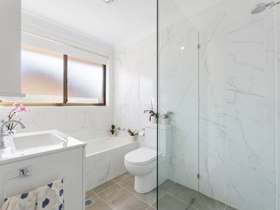 4 / 11 Eric Fenning Drive, Surf Beach