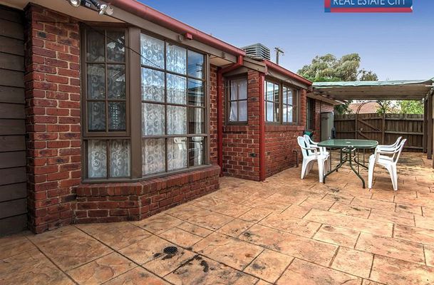 43 Farnborough Avenue, Craigieburn