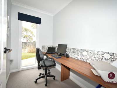 20 GRATTON WAY, Beechworth