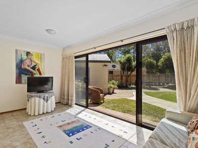 2 East Close, Hawks Nest