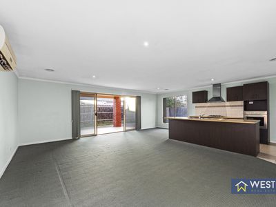 5 Bunjil Way, Tarneit