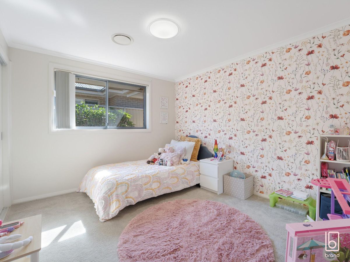 37 Grasstree Avenue, Woongarrah