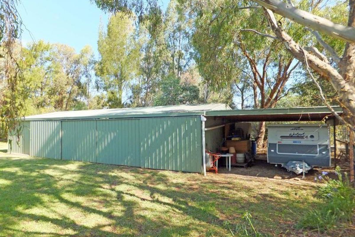 100 The Avenue , Kyabram