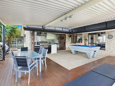 17 Ghost Gum Avenue, Kuluin