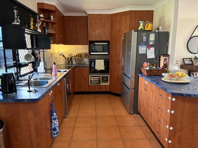 33 Wheeler Drive, Glenella