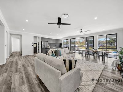 50-52 Pathfinder Road, Woodhill