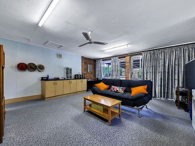 27 Sunstone Street, Manly West