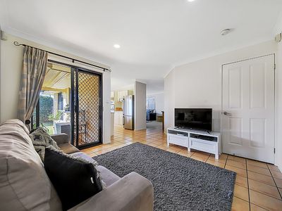 50 Isaacs Way, Wakerley