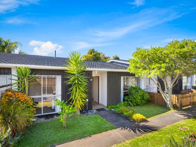 4/109A Te Atatu Road, Te Atatu South