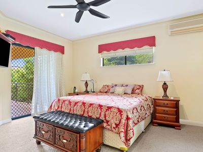 22 Pheasant Street, Bayview Heights