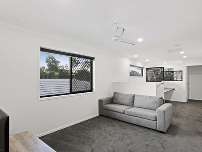 8 CULLIGAN WAY, Flagstone