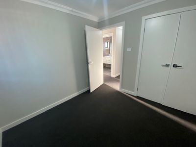 240 Sixth Avenue, Austral