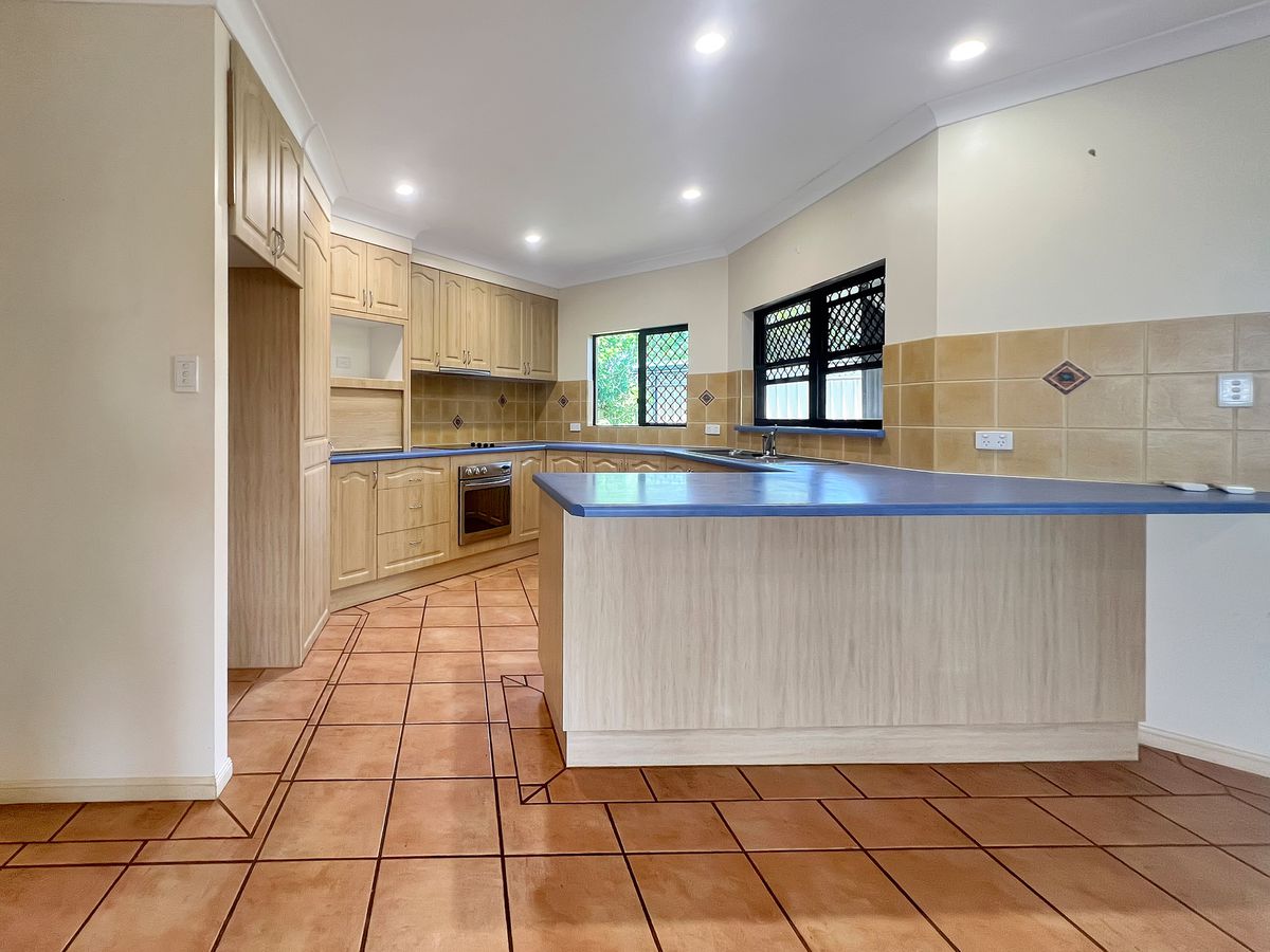 8 Jannina Drive, Atherton
