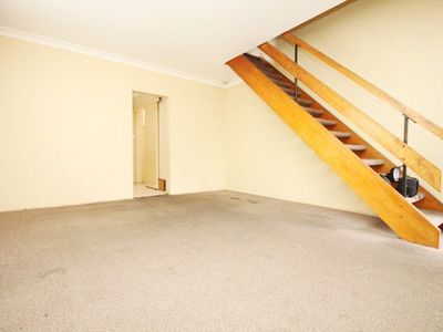 9 / 16 Renown Avenue, Wiley Park