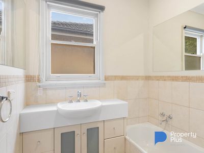 34 Clarence Avenue, Kennington