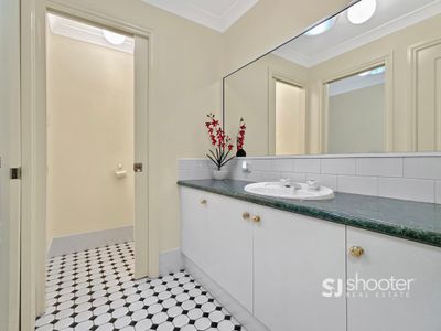 2B Gasnier Place, Dubbo