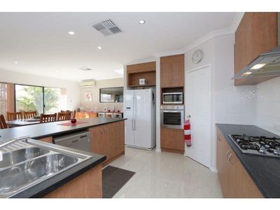 34 Barfield Road, Hammond Park