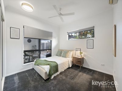212 Riverside Boulevard, Douglas
