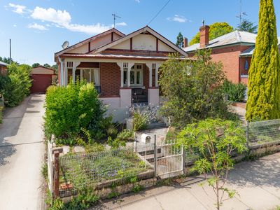 310 STEWART STREET, Bathurst