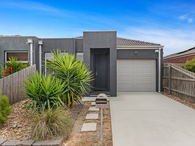 2 / 16 Xavier Court, Werribee