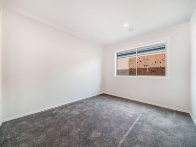 30 Bandicoot Loop, Tarneit