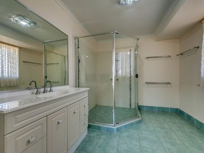 40-48 WOODEND COURT, Park Ridge