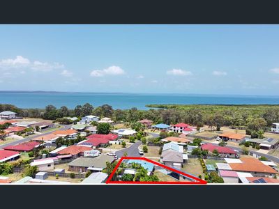 8 Marloo Court, Urangan