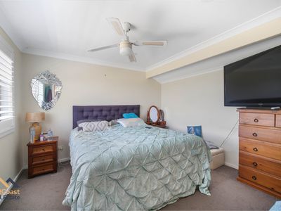 35 Hope Street, Red Head