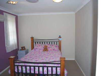 7 Eastwood Place, Horsley