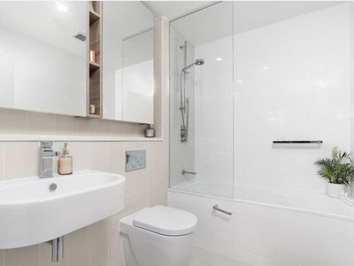 402 / 13 Waterview Drive, Lane Cove