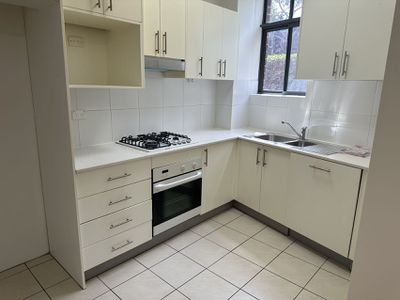 1 / 24-28 College Crescent, Hornsby