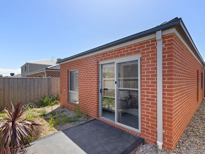 8 Joyce Street, Point Cook