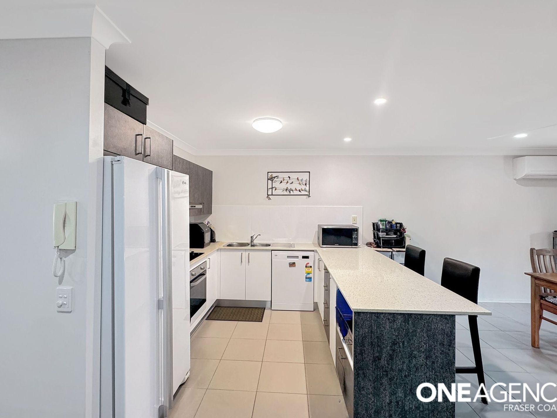 121 / 230 Pulgul Street, Urangan