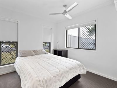 2 Seafarer Court, Blacks Beach